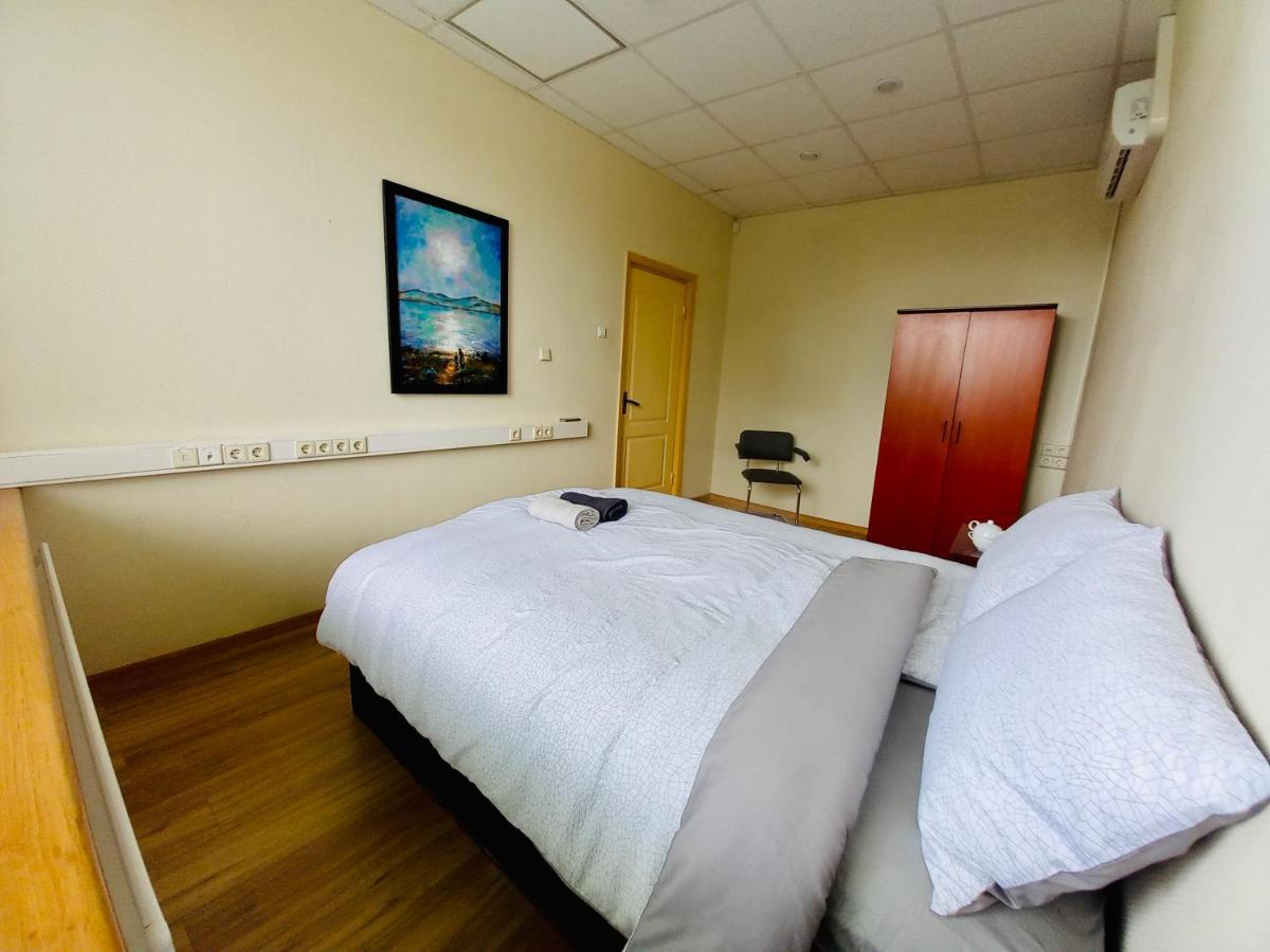 Hostelis R27 Aizpute Bagian luar foto