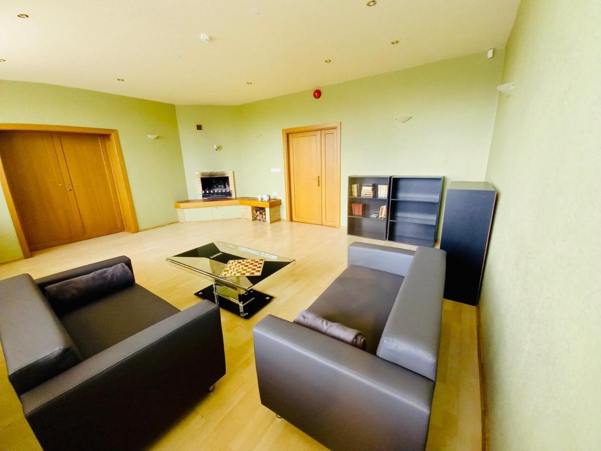 Hostelis R27 Aizpute Bagian luar foto