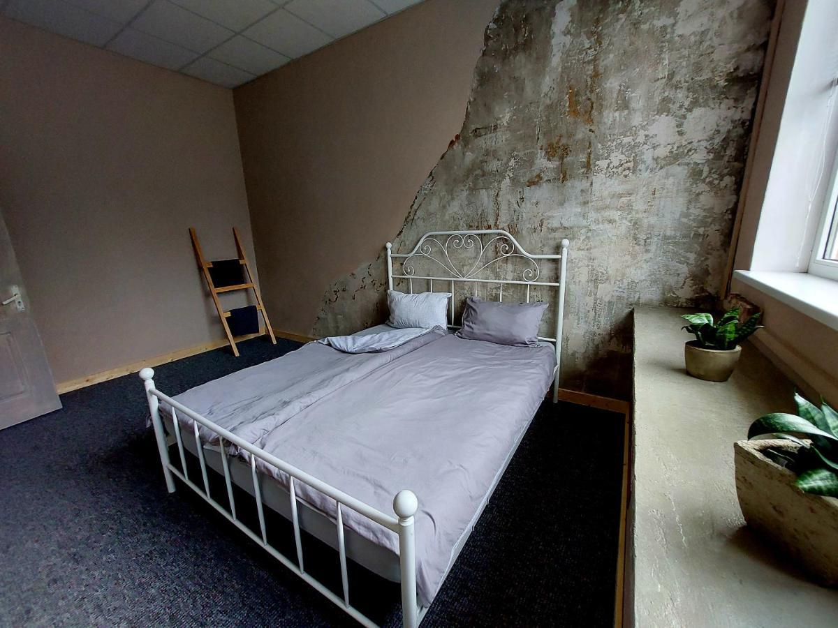 Hostelis R27 Aizpute Bagian luar foto
